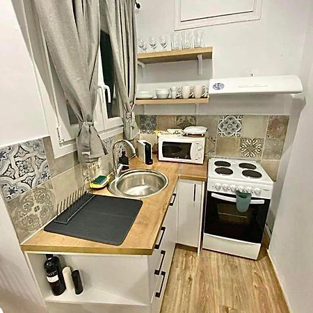 Comfortable Apartment In The City Center Atene Esterno foto