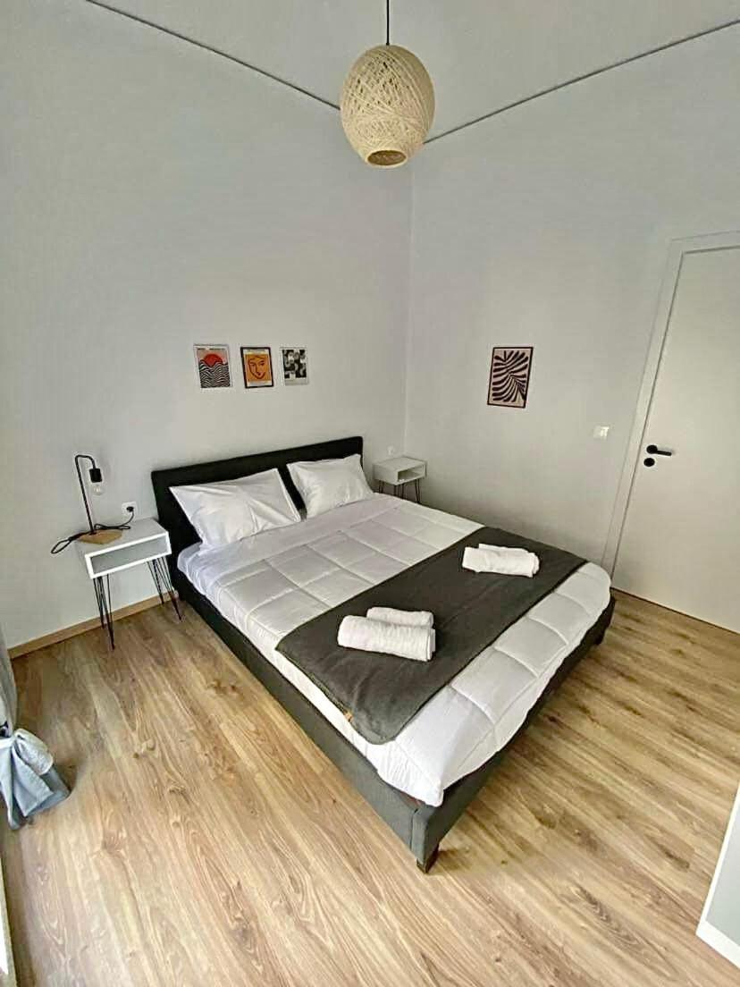 Comfortable Apartment In The City Center Atene Esterno foto