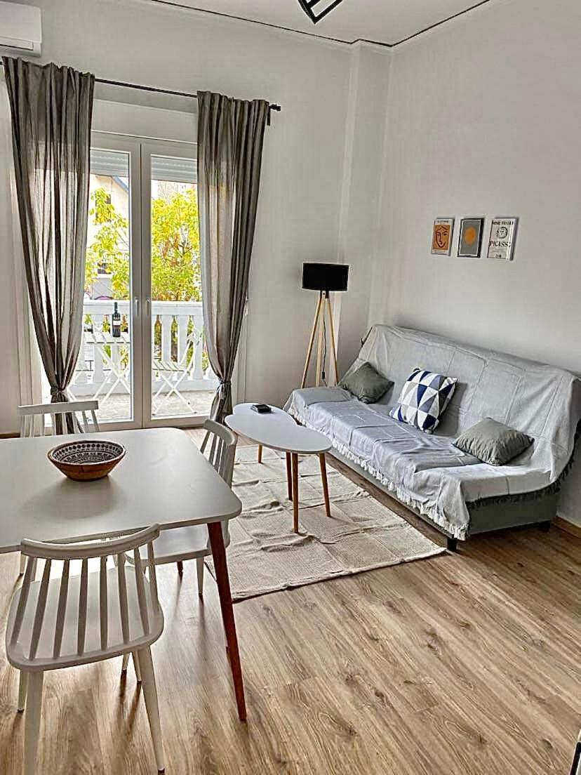 Comfortable Apartment In The City Center Atene Esterno foto