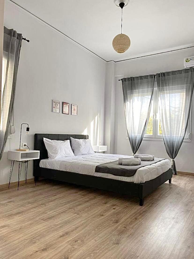 Comfortable Apartment In The City Center Atene Esterno foto