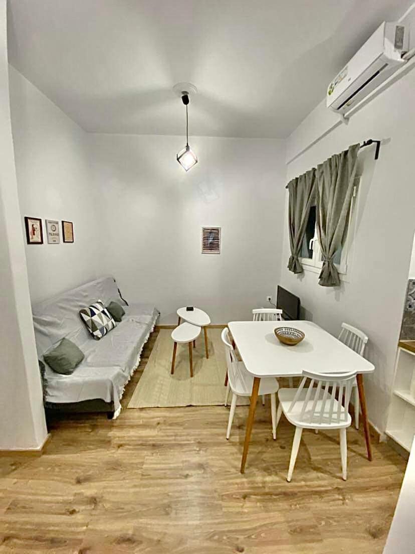 Comfortable Apartment In The City Center Atene Esterno foto
