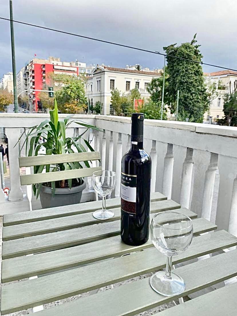 Comfortable Apartment In The City Center Atene Esterno foto